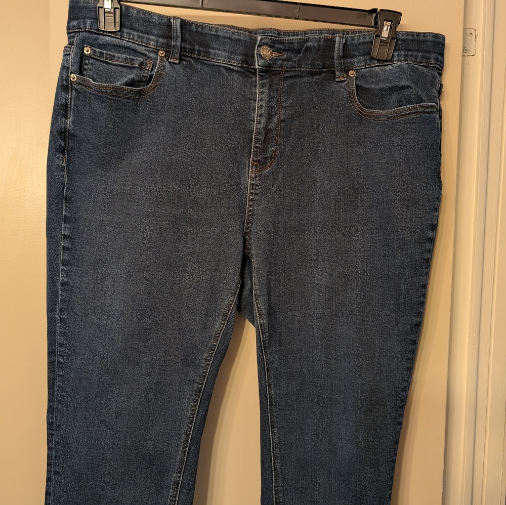 Stylish Indigo Straight Leg Jeans